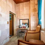 Hotel Azalea Terrace Cave *