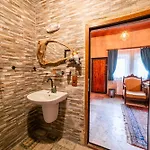 Azalea Terrace Cave Hotel *