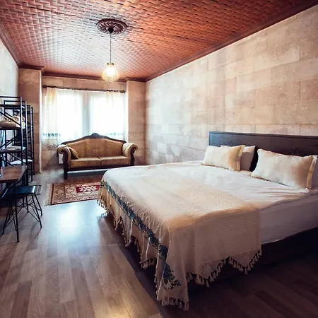 Azalea Terrace Cave 괴레메