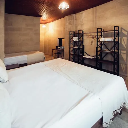 Hotel Azalea Terrace Cave