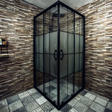 Hotel Azalea Terrace Cave