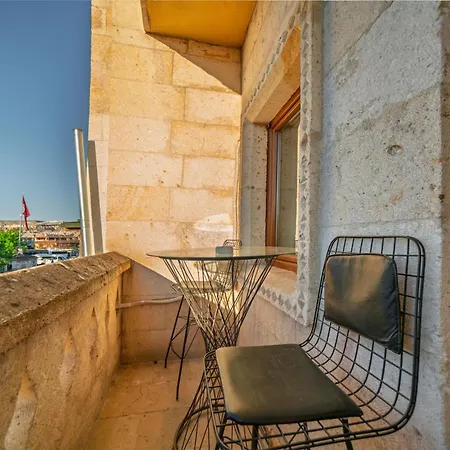 Azalea Terrace Cave Otel
