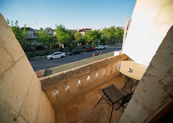 Azalea Terrace Cave Hotel *