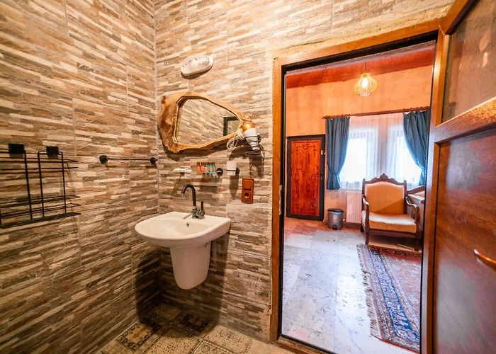 Azalea Terrace Cave Hotel *