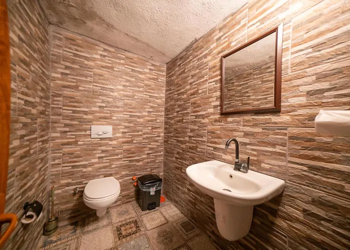 Azalea Terrace Cave Hotel *